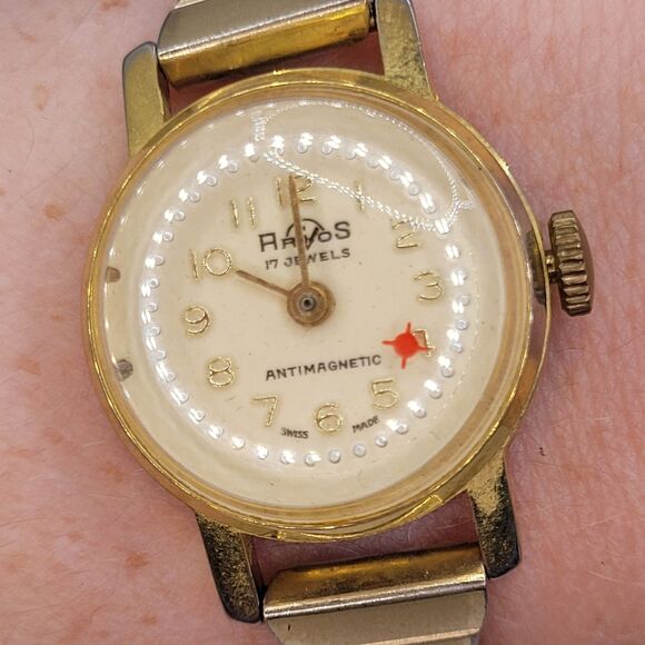 Vintage Arios 17 Jewels Antimagnetic Swiss Made Watch - For Parts Or Repair - Picture 2 of 5